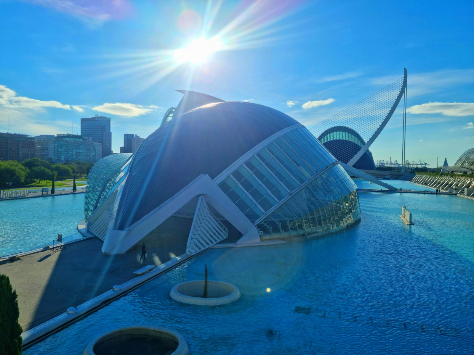 m-05-Finales-del-verano-en-la-ciudad-de-las-Artes-y-las-Ciencias